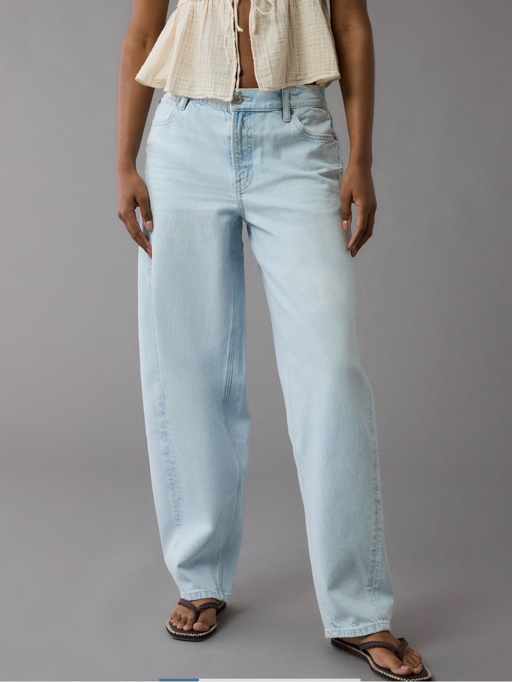 🩵NEW Am Eagle Strigid Super High Rise Baggy Straight Leg Light Wash Jeans 🩵